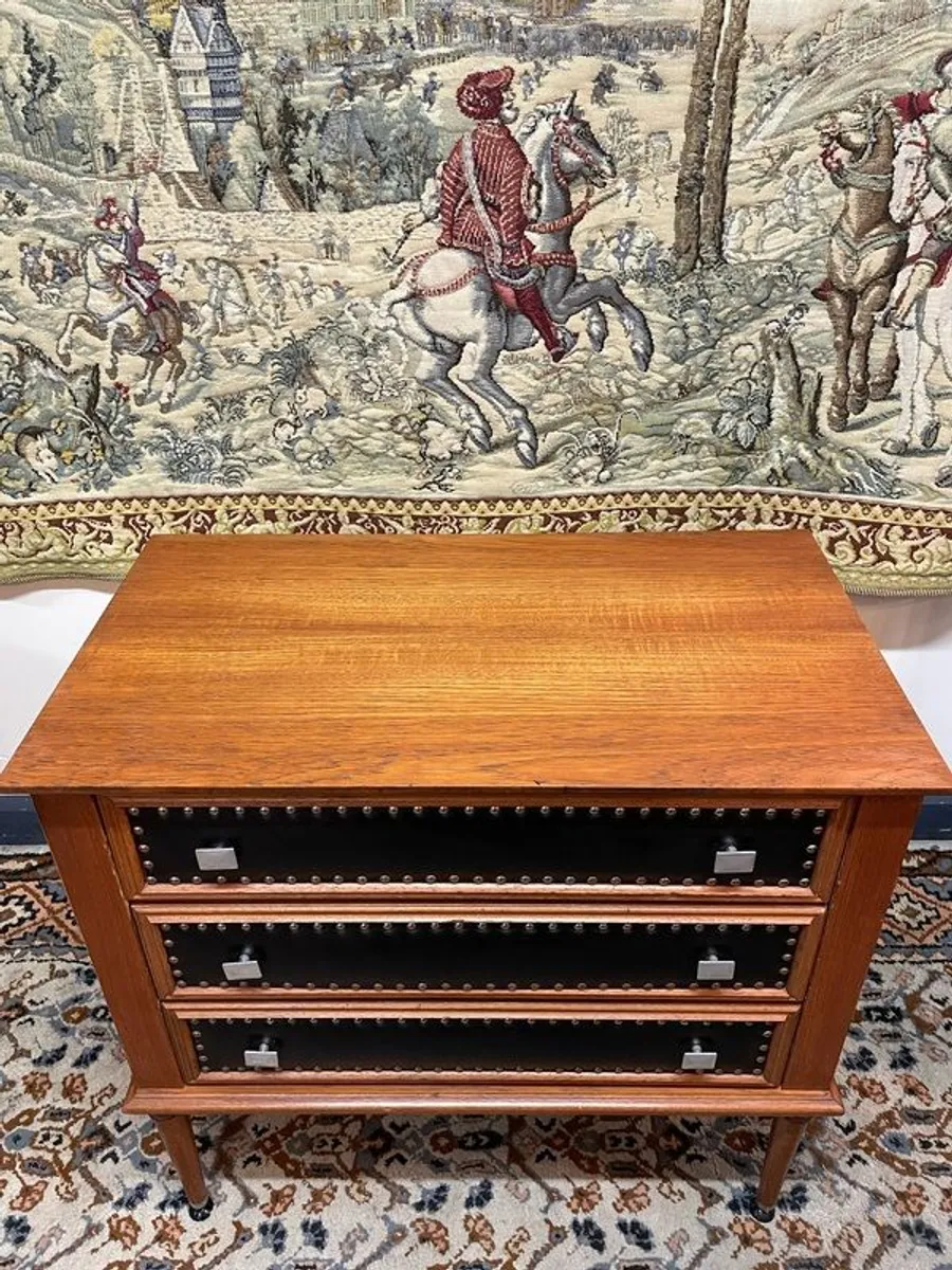 Mid-Century Modern Chest of Drawers - Image 2