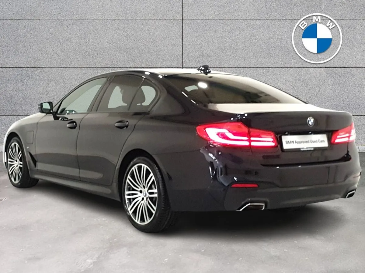 BMW 5 Series 530e M Sport Iperformance Saloon - Image 2
