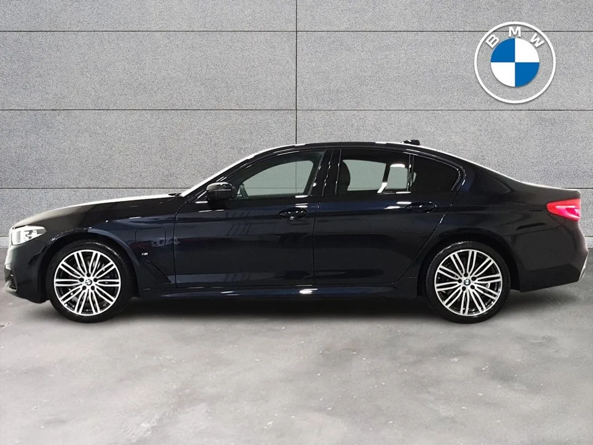 BMW 5 Series 530e M Sport Iperformance Saloon - Image 3