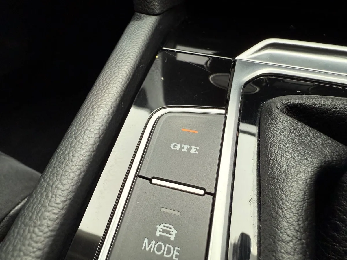 2018 Volkswagen Passat GTE Estate 204 BHP 1.4 PHEV - Image 2