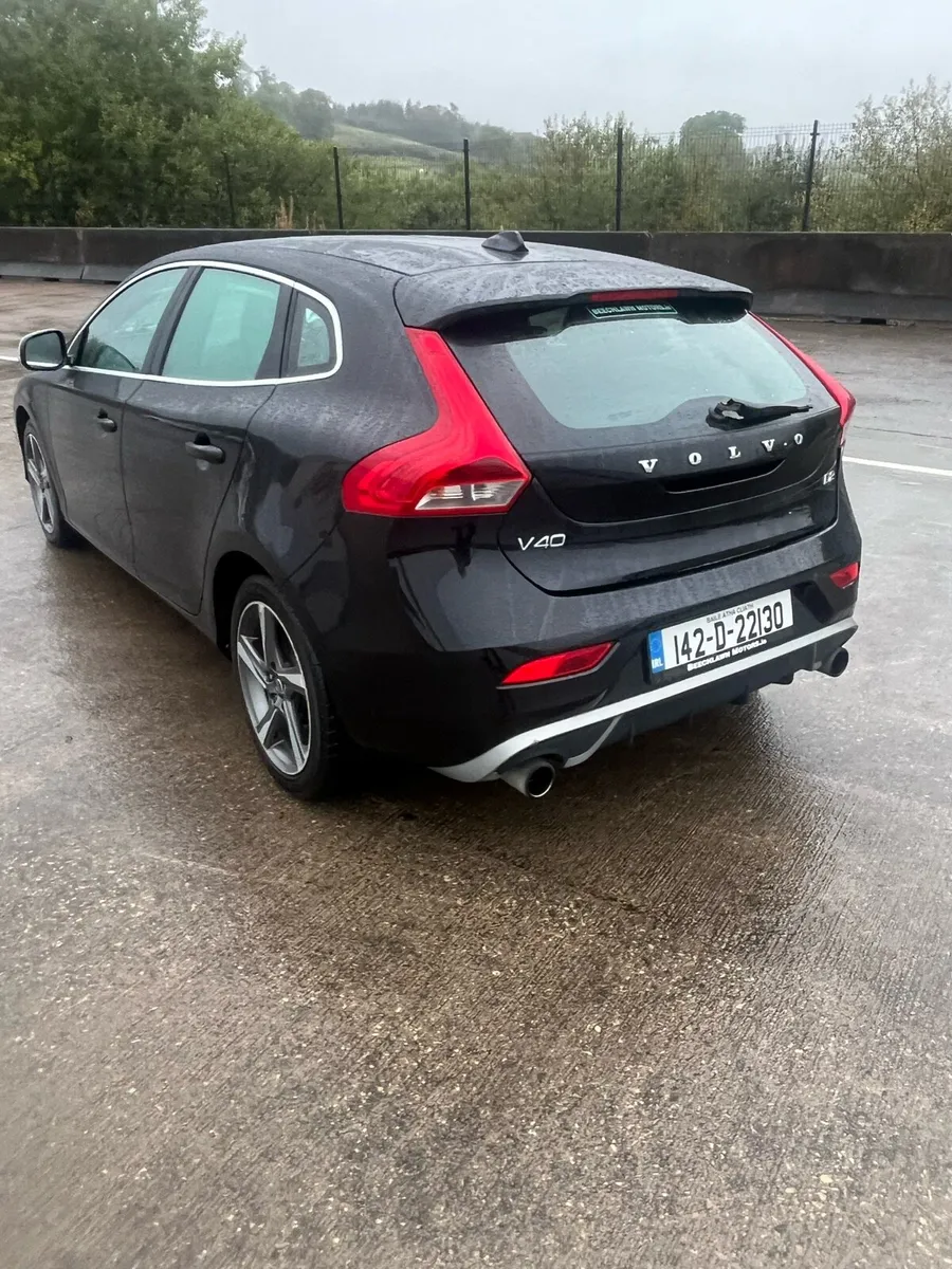 142 Volvo  V40 R-Design  Luxury 1.6 Diesel - Image 1