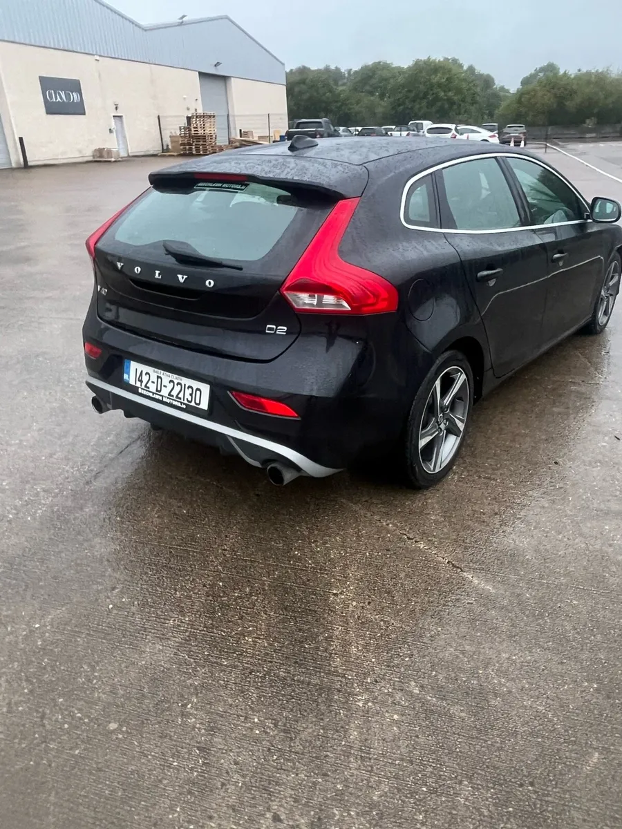 142 Volvo  V40 R-Design  Luxury 1.6 Diesel - Image 3