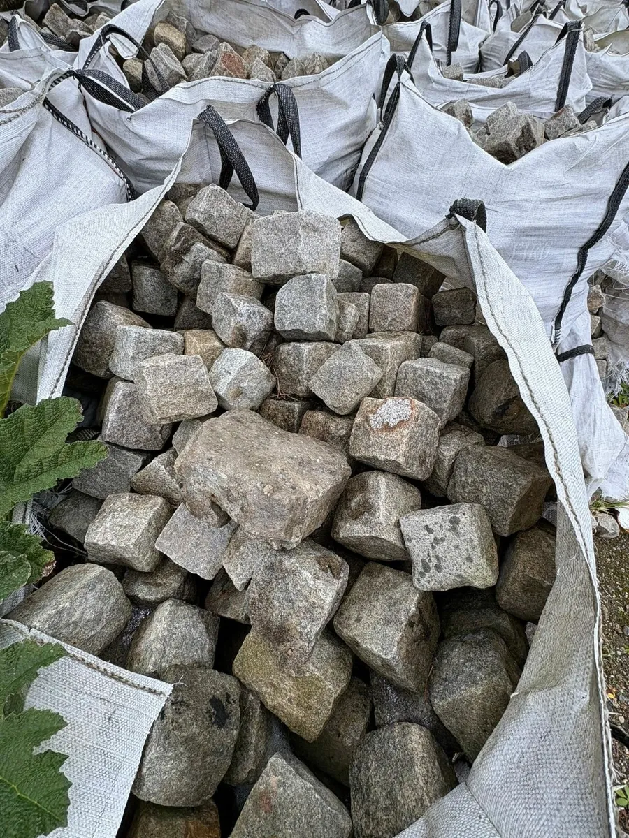 Reclaimed Dark Granite Cobblestones - Image 2
