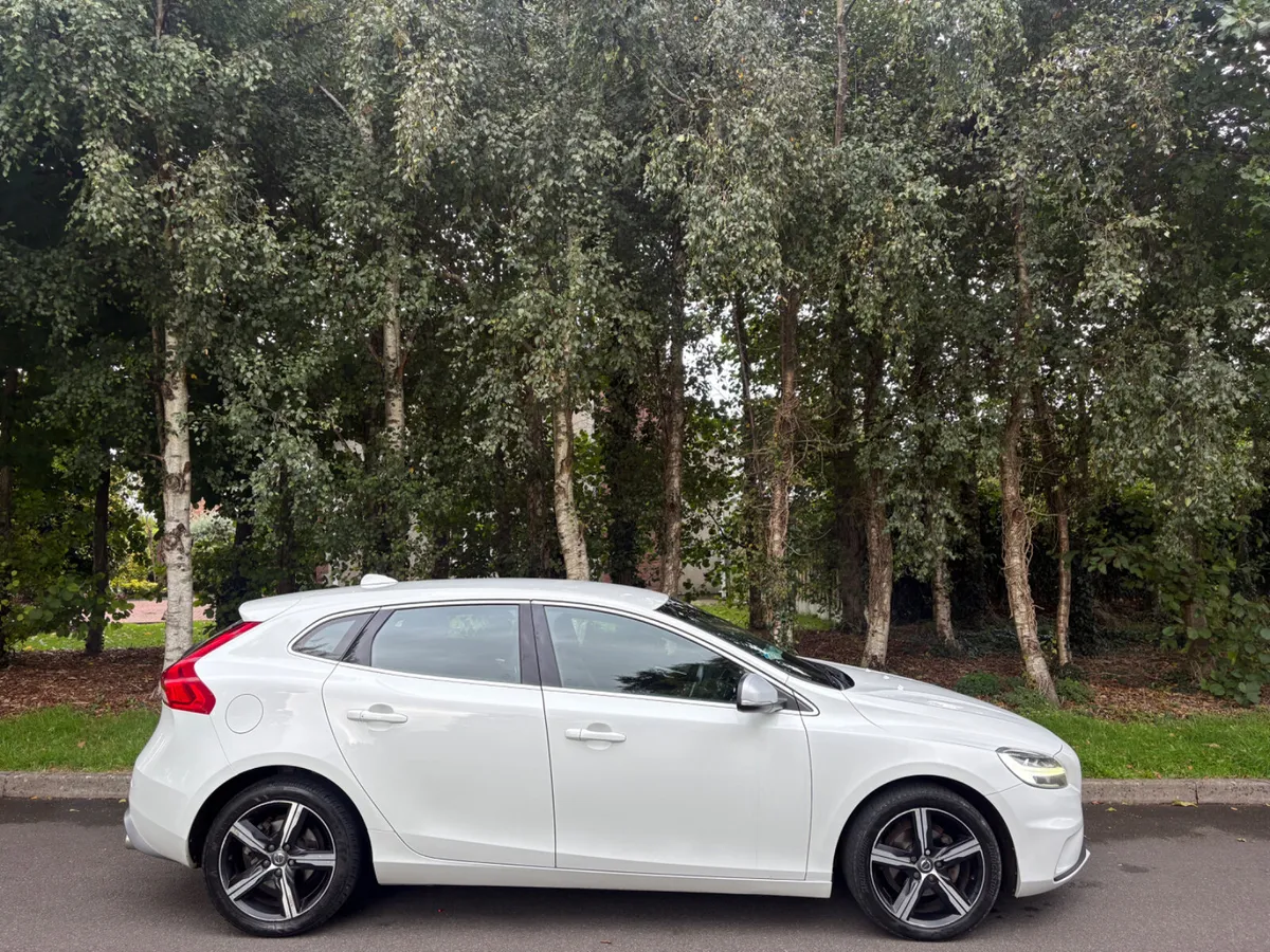 2016 Volvo V40 R design 2.0 D2 immaculate - Image 2