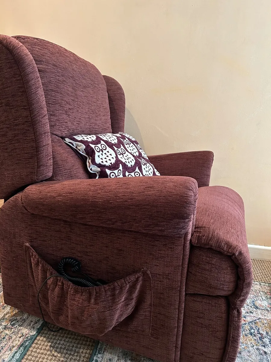 Electric Riser recliner chair - Image 4