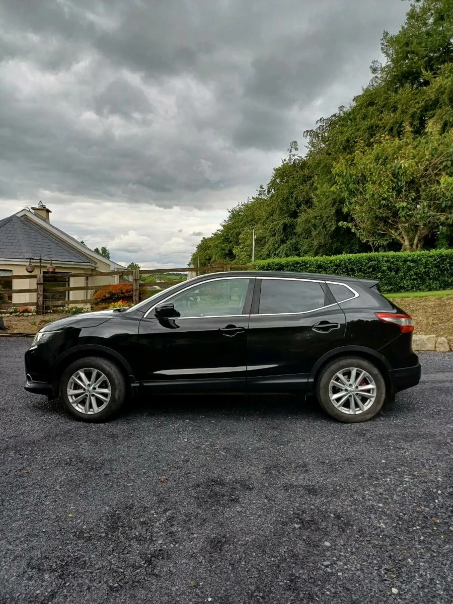 Nissan Qashqai 2015 Metallic black - Image 3