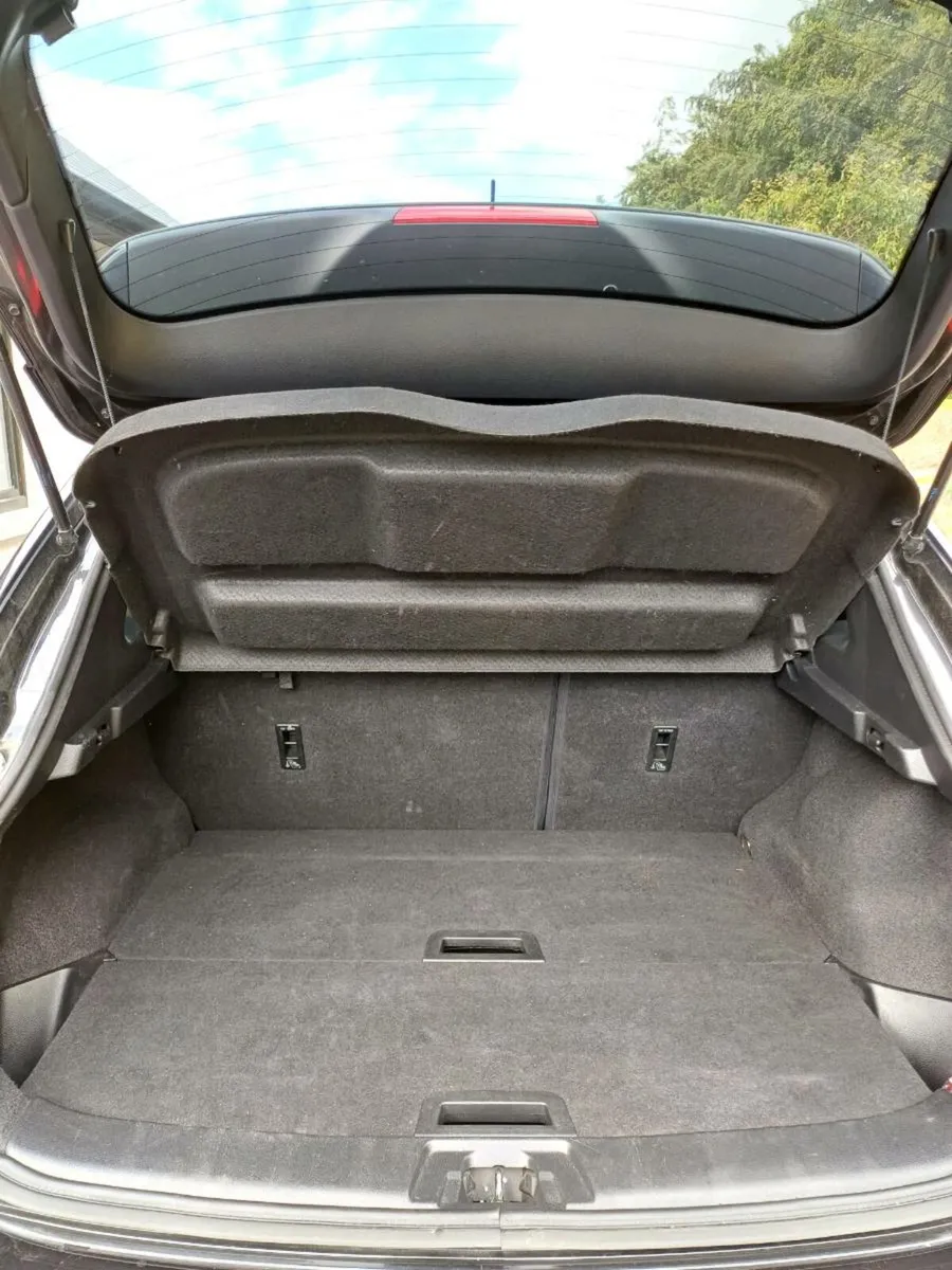 Nissan Qashqai 2015 Metallic black - Image 4