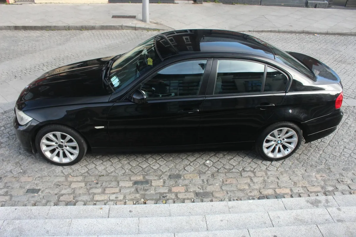 BMW 320  2009 2lDiesel - Image 3