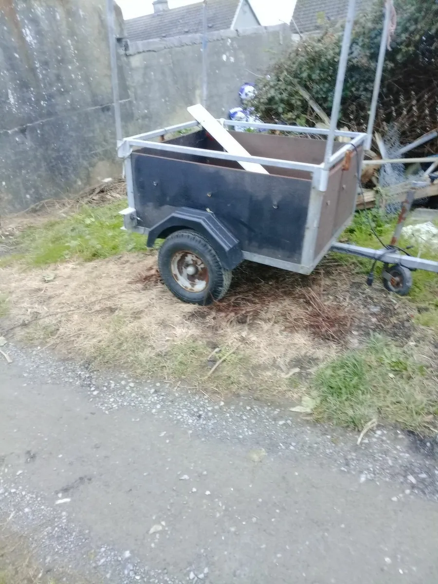 Trailer - Image 1