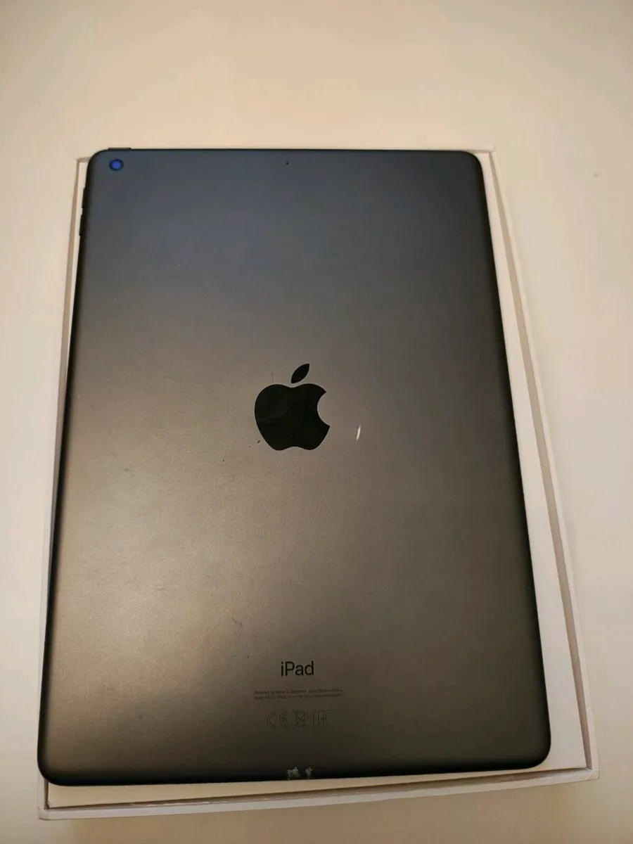 iPad 8th generation - Image 4