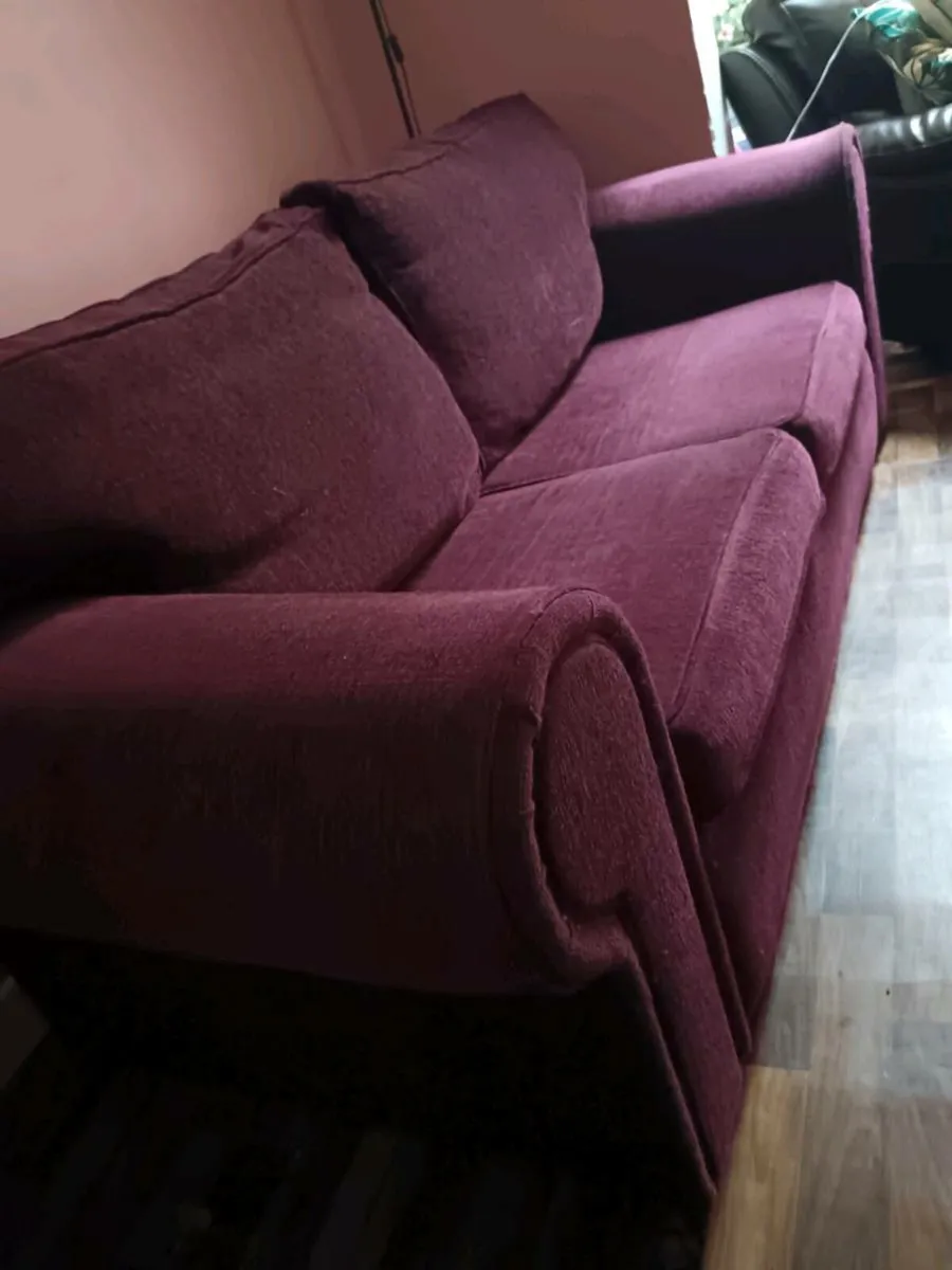 Large sofa -free - Image 1