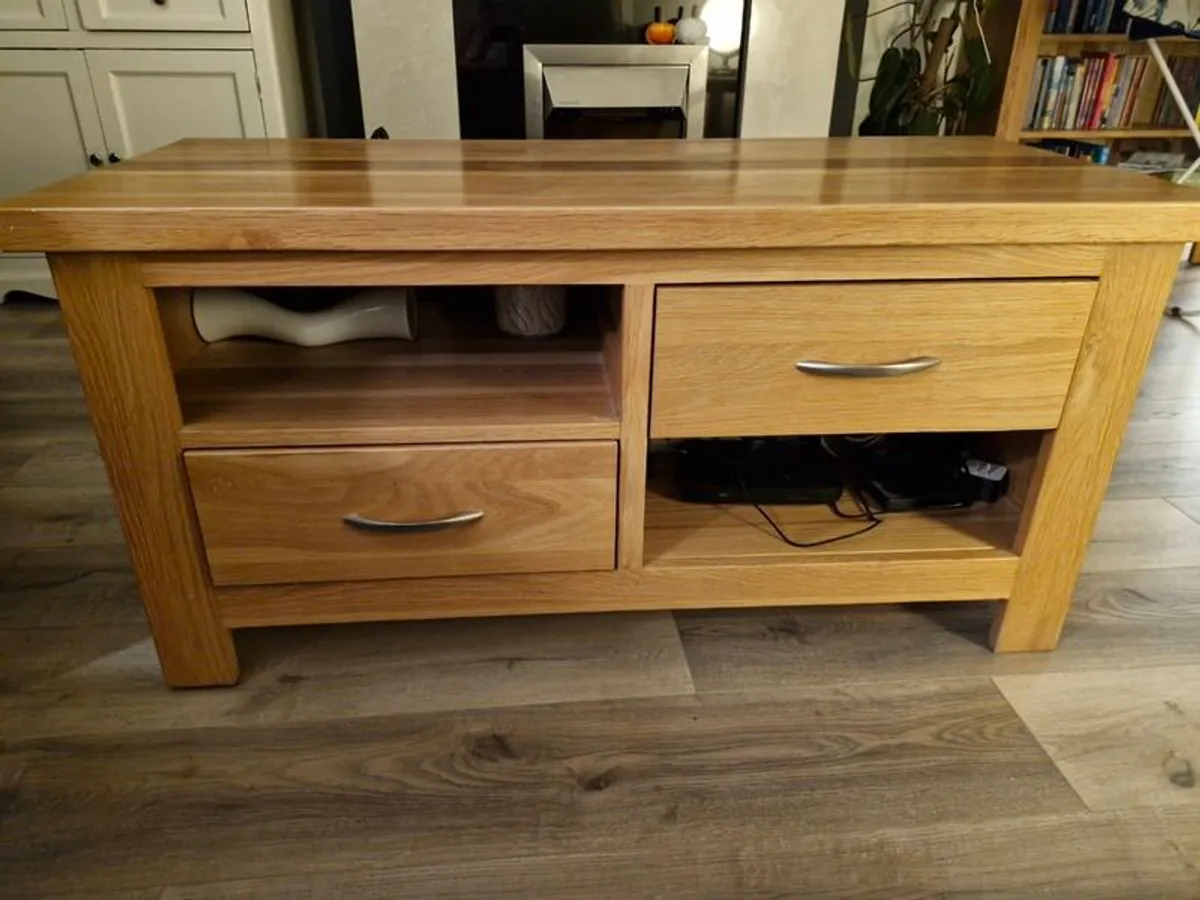 Wooden TV table - Image 1