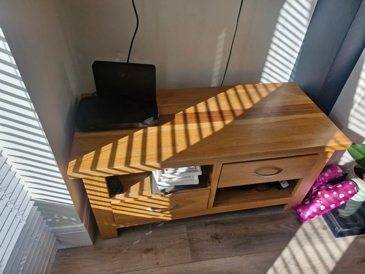 Wooden TV table - Image 2
