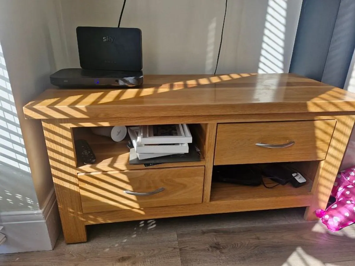 Wooden TV table - Image 3