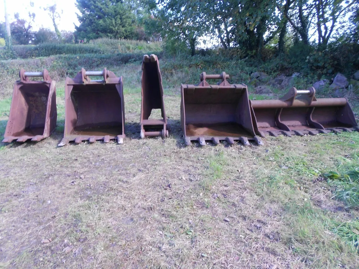 5 Buckets - Image 1