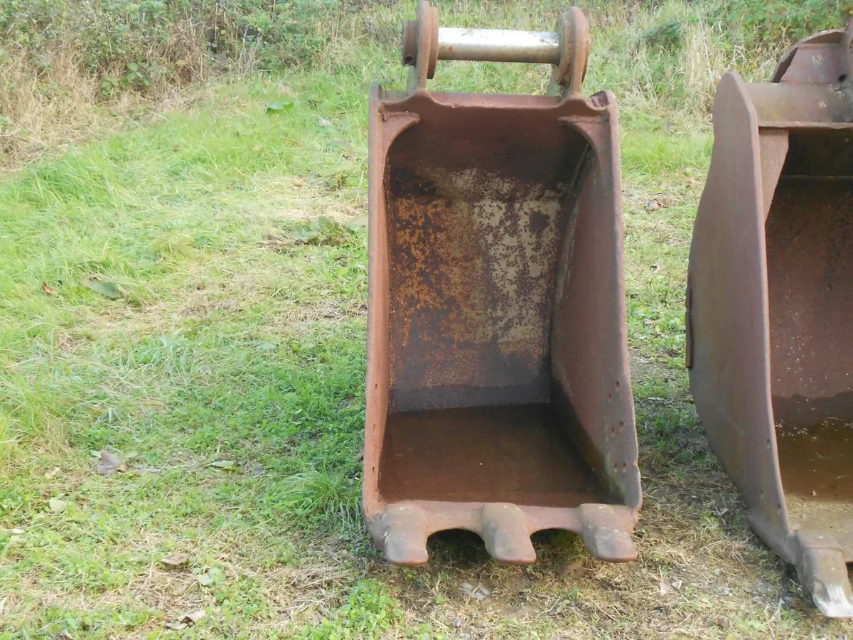 5 Buckets - Image 2