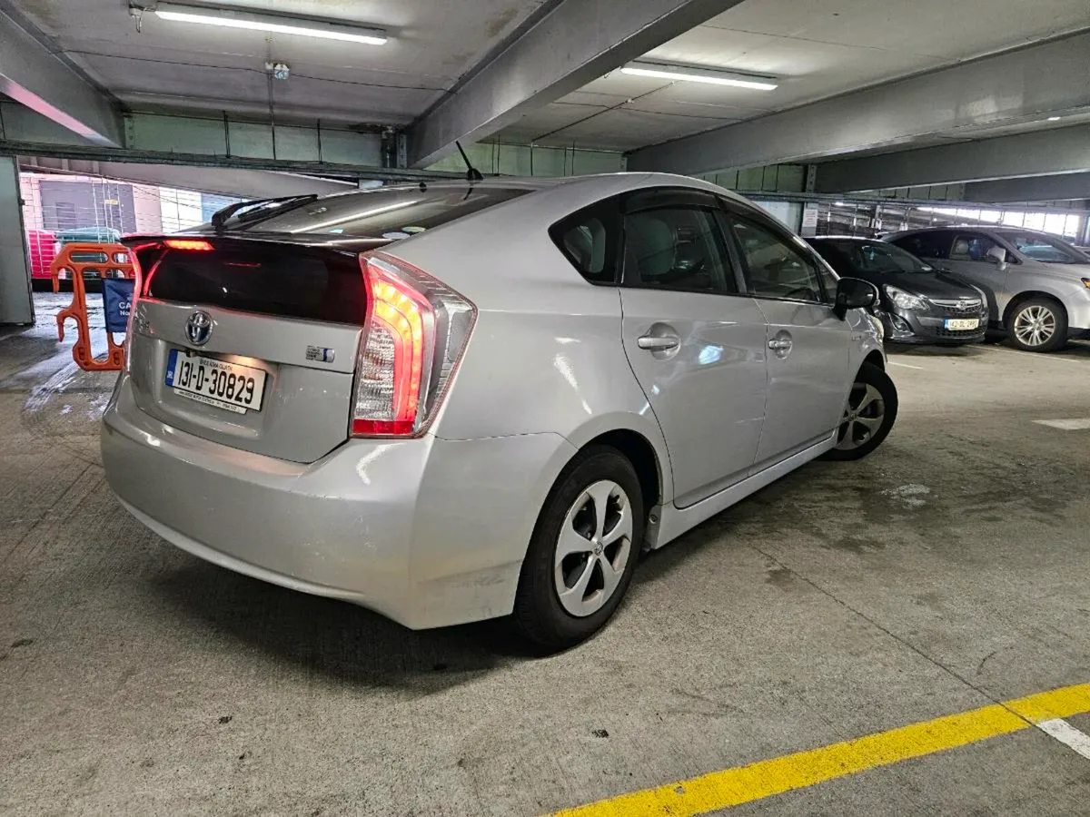 Toyota Prius 2013 - Image 1