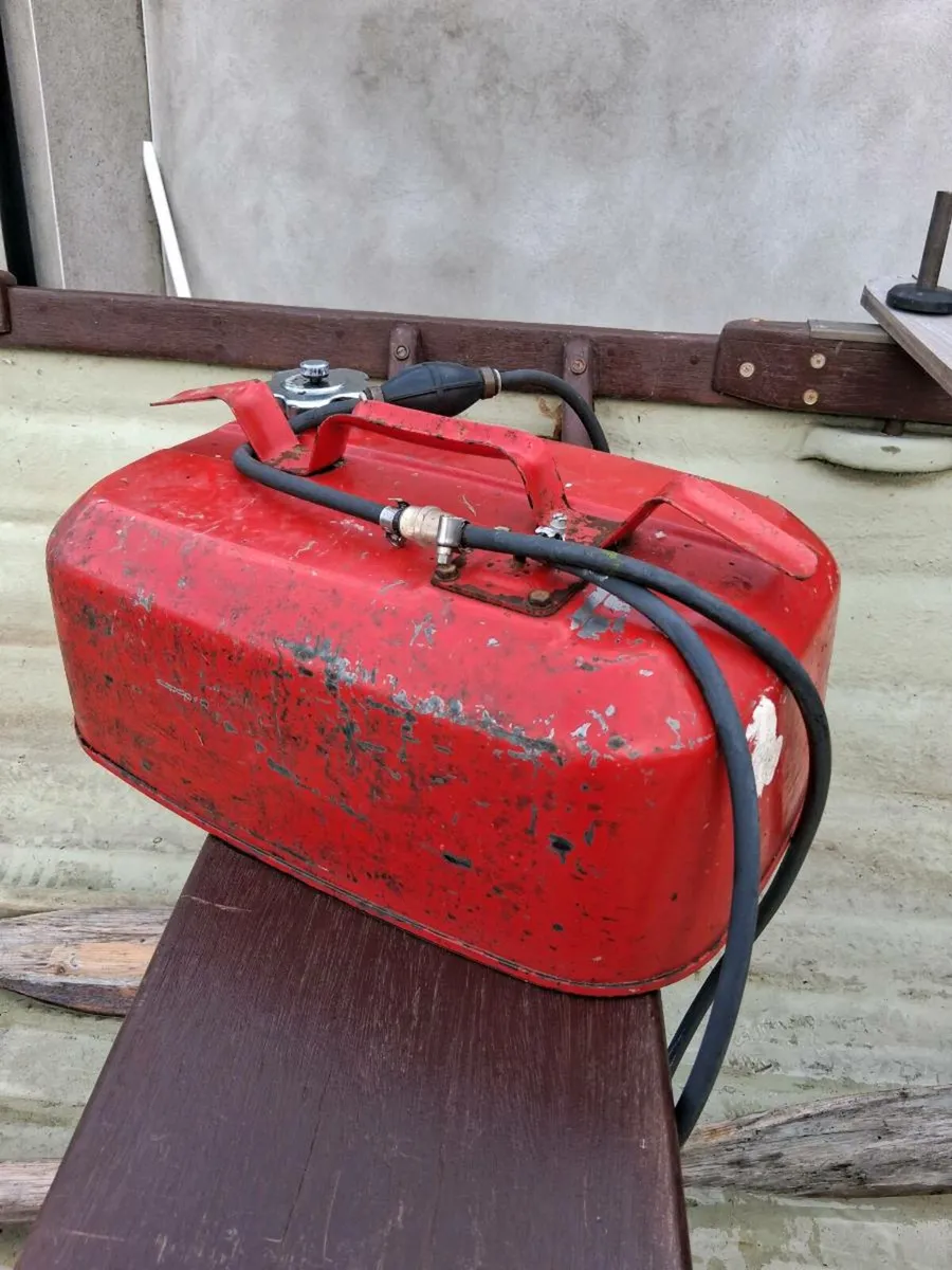 Boat engine - Image 2