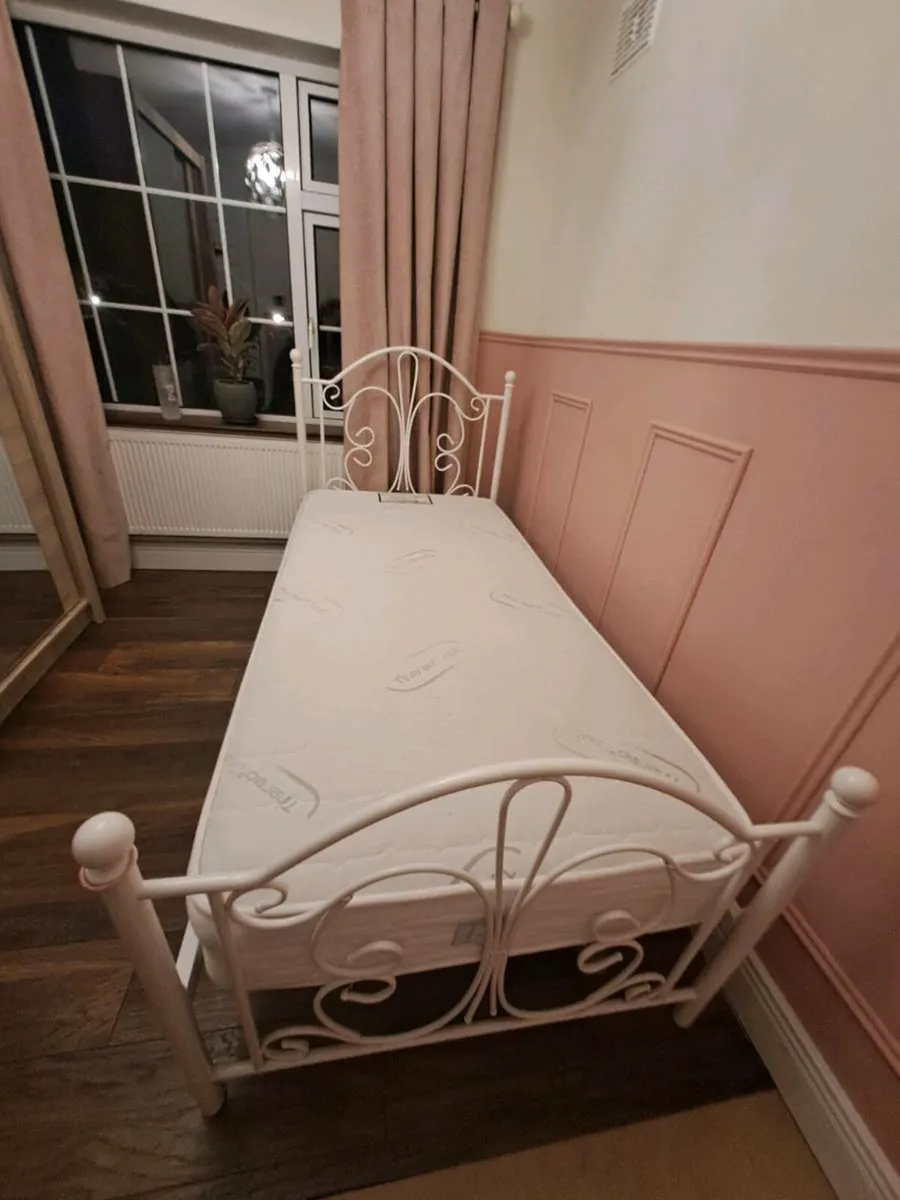 Antique Style Single Bed - Image 3