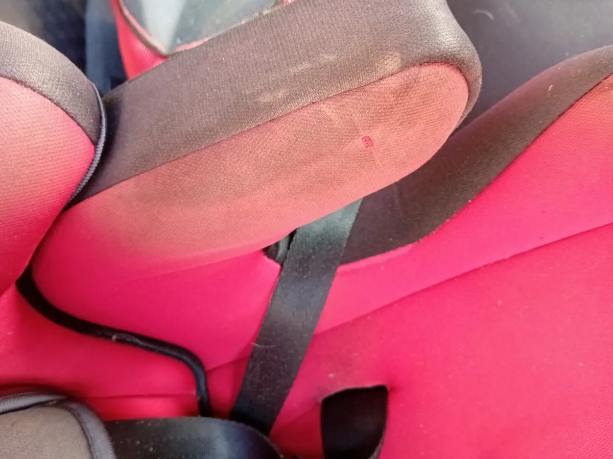 Free Stage 2/3 car seat - Image 2