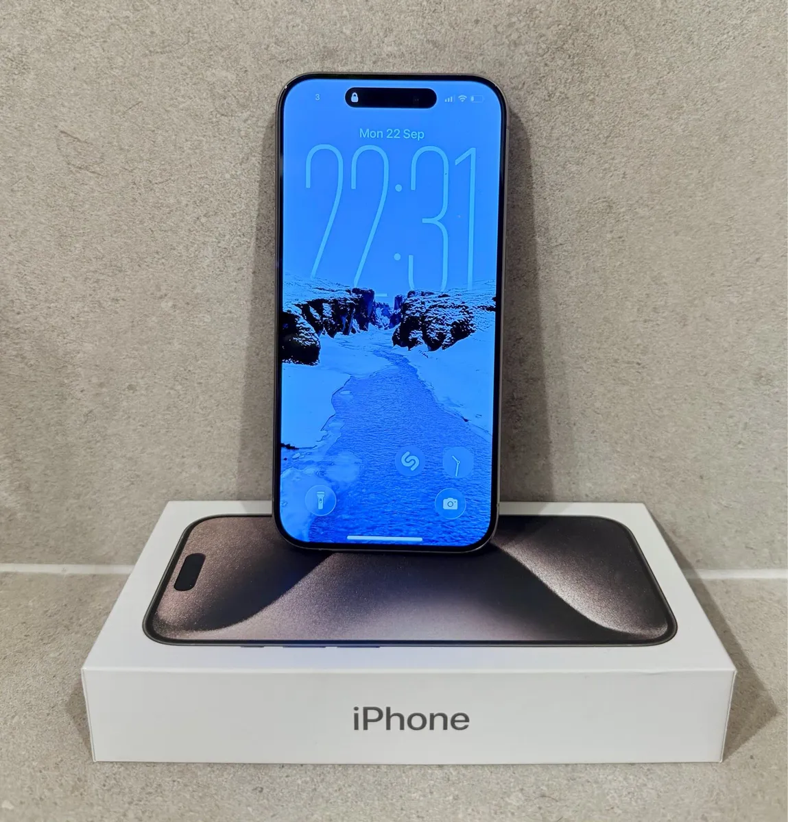 iPhone 15 Pro - Image 3