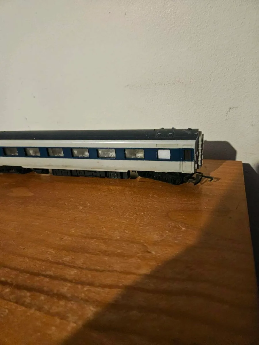 Hornby Triang OO Gauge Carraige - Image 2