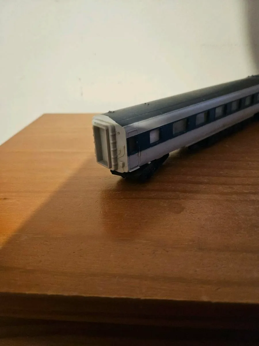 Hornby Triang OO Gauge Carraige - Image 3