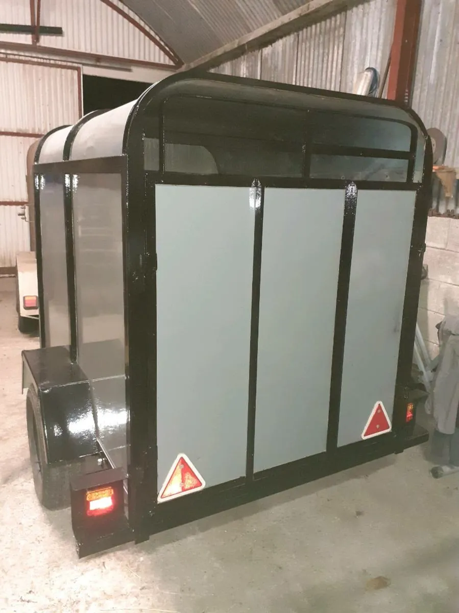Trailer - Image 1
