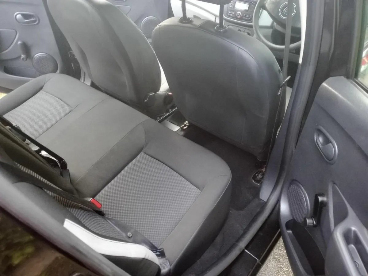 Dacia Sandero 2013  3200€ - Image 4