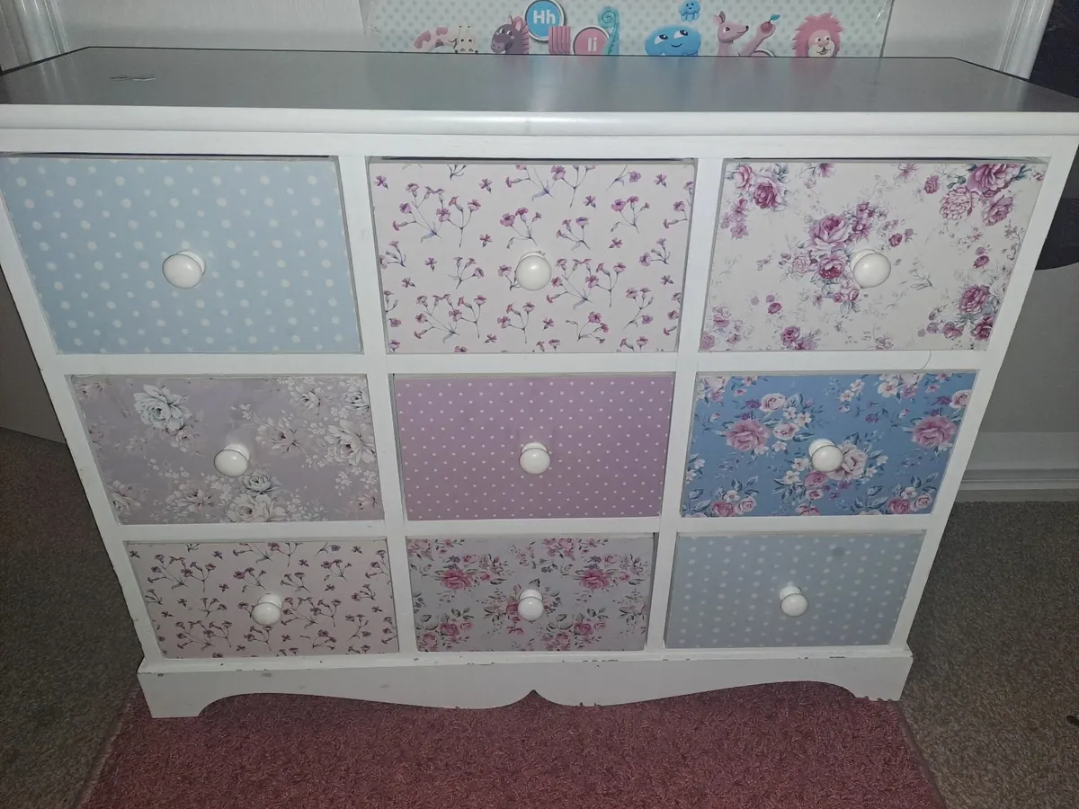 Chest of drawers - Image 1