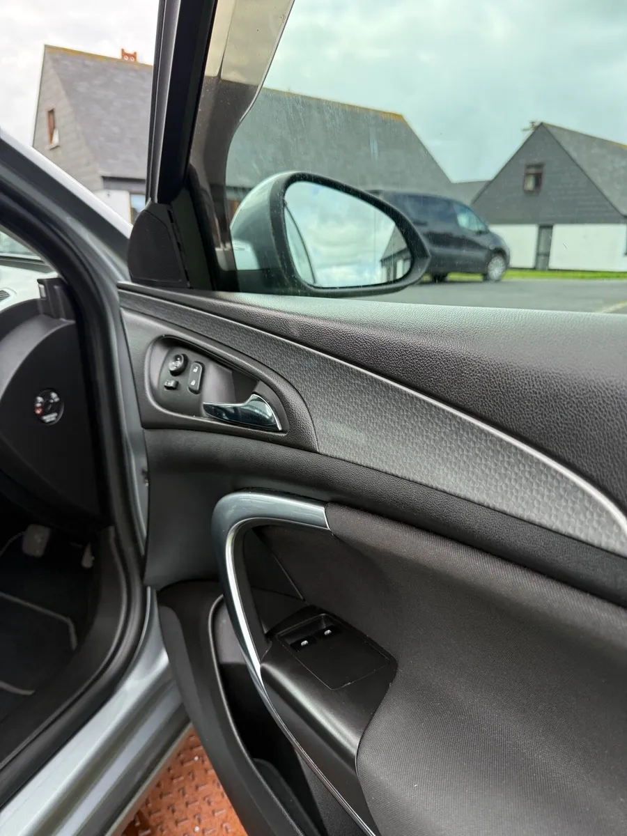 Car - Image 3