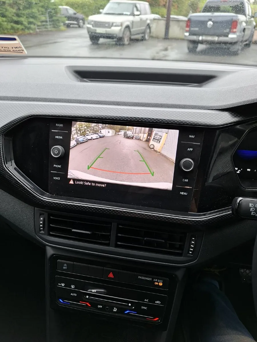 Volkswagen T-Cross 2023 - Image 3