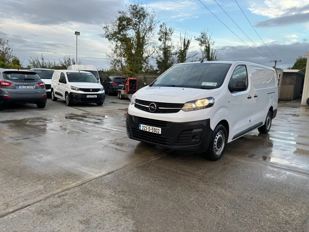 Stunning, low Mileage, Opel Vivaro, LWB... - Image 3