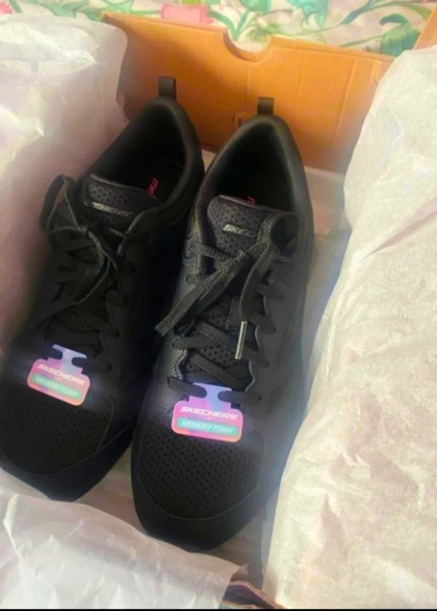 Skechers trainers - Image 4