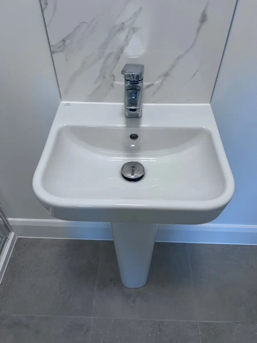 Pedestal Sink with Chrome tap, 3 LED Shaver Lights - Image 1