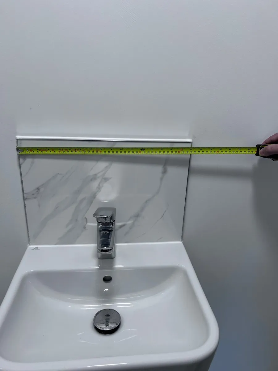 Pedestal Sink with Chrome tap, 3 LED Shaver Lights - Image 3