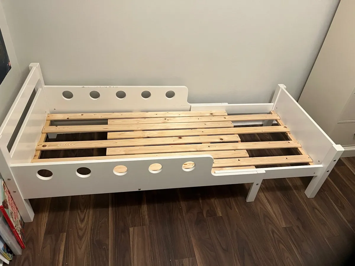 Child’s bed frame - Image 1