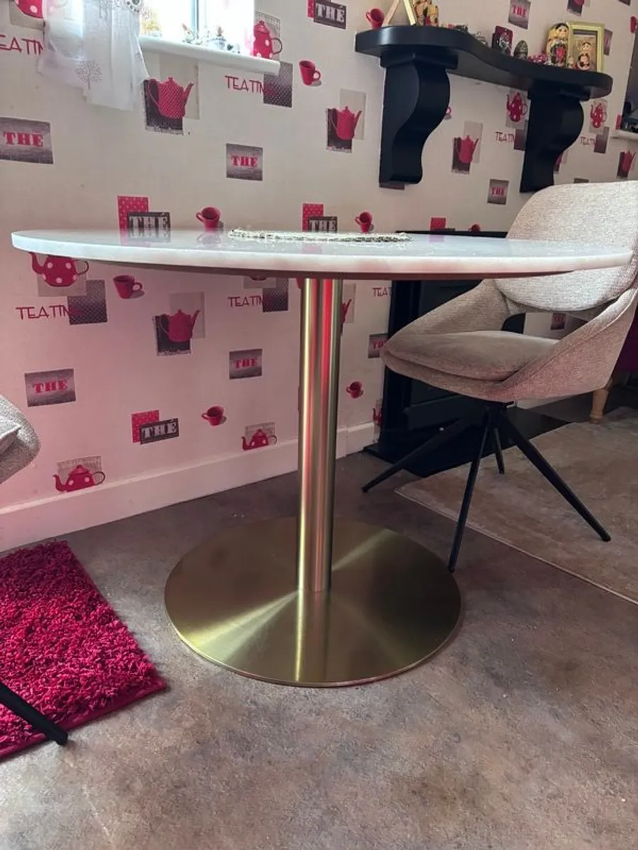 Kitchen Table - Image 3