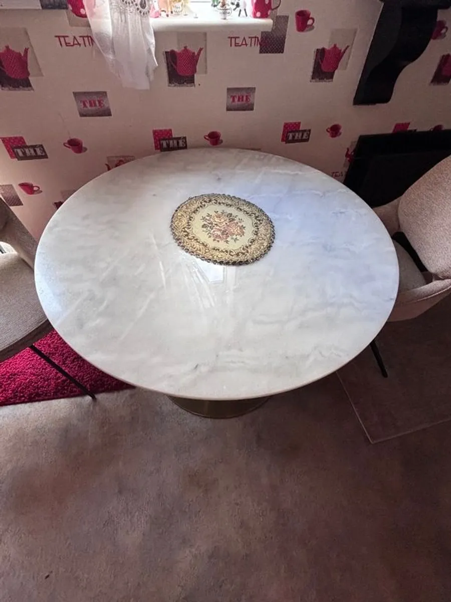 Kitchen Table - Image 4