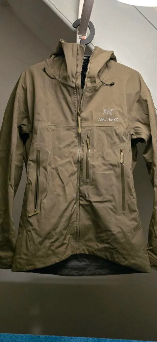 Mens Goretex jacket - Image 1