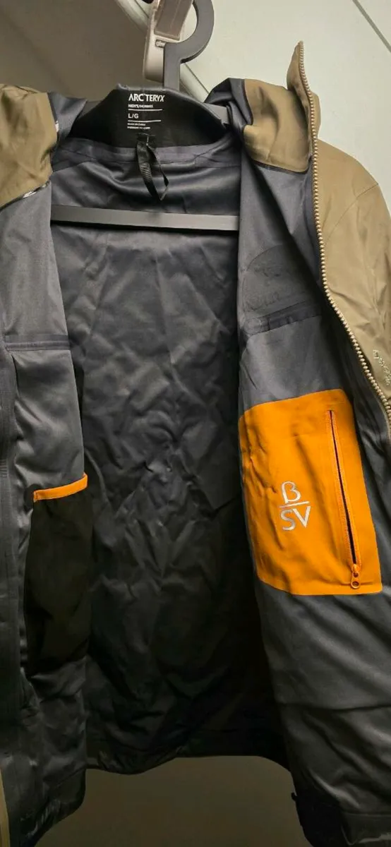 Mens Goretex jacket - Image 3