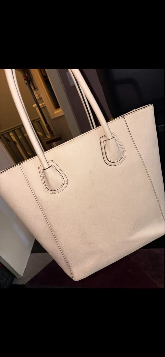 Guess Bag - Image 4