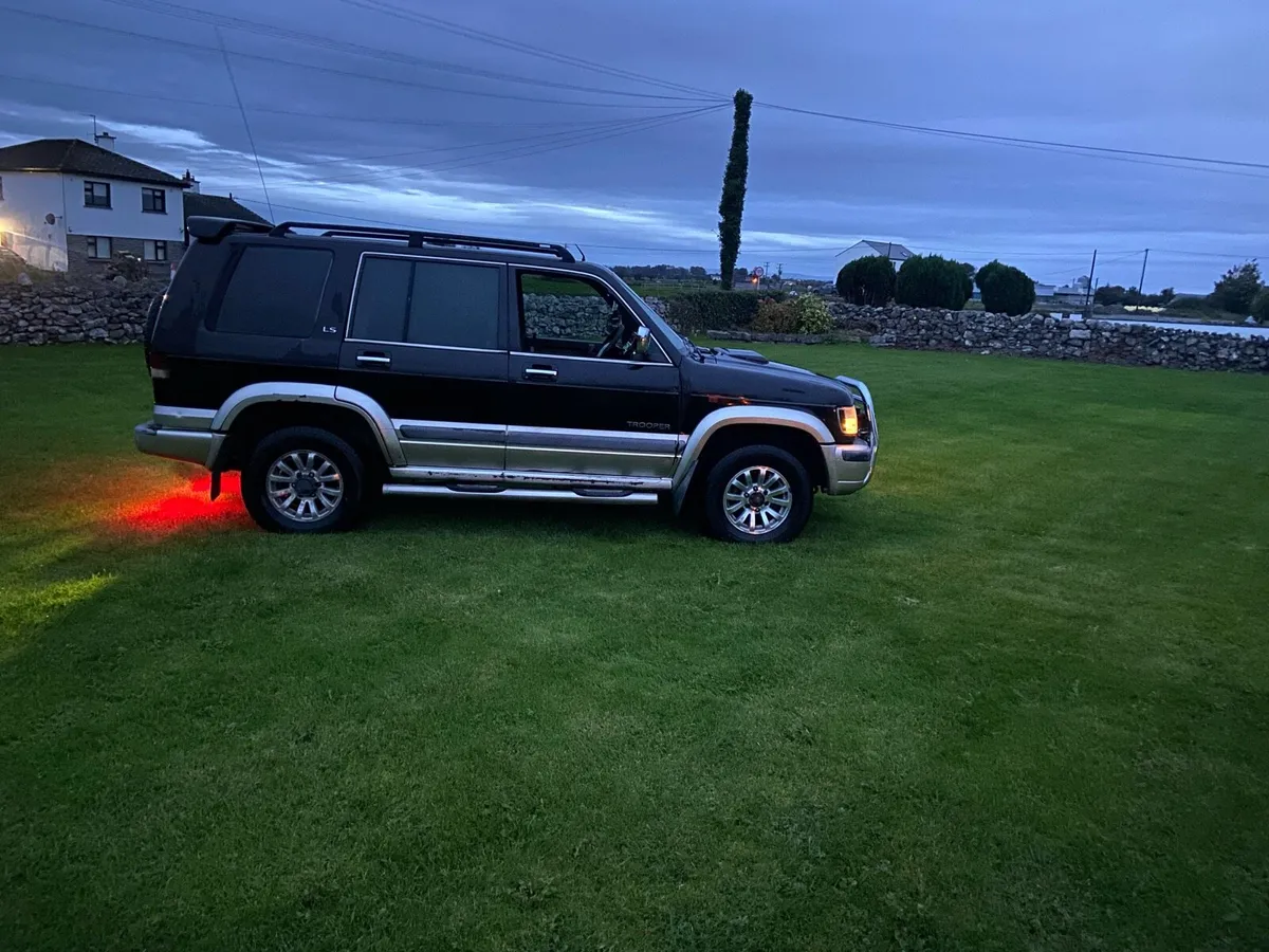 Isuzu Trooper - Image 2