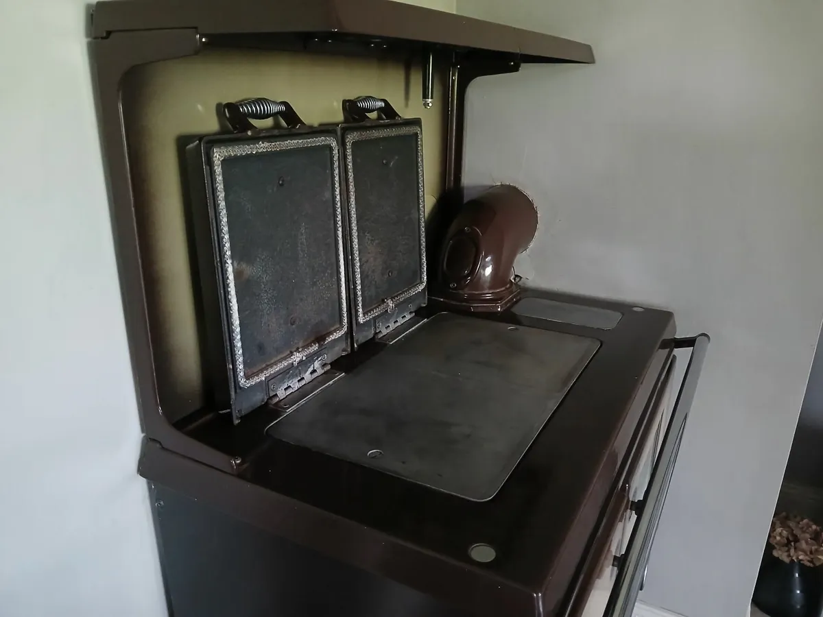 Oil range - Image 1