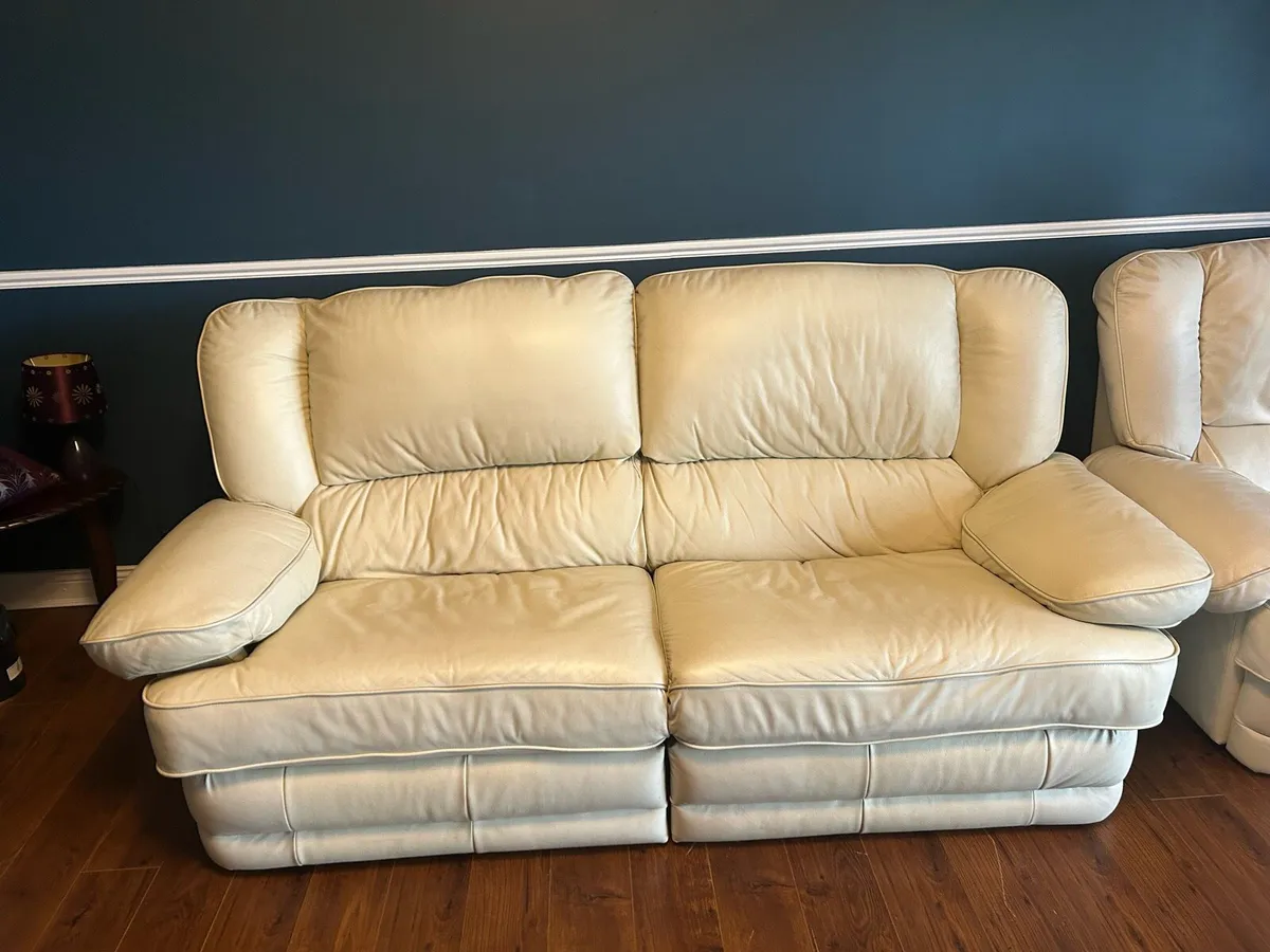 Cream Leather Recliner Sofa & 2 Recliner Armchairs - Image 1