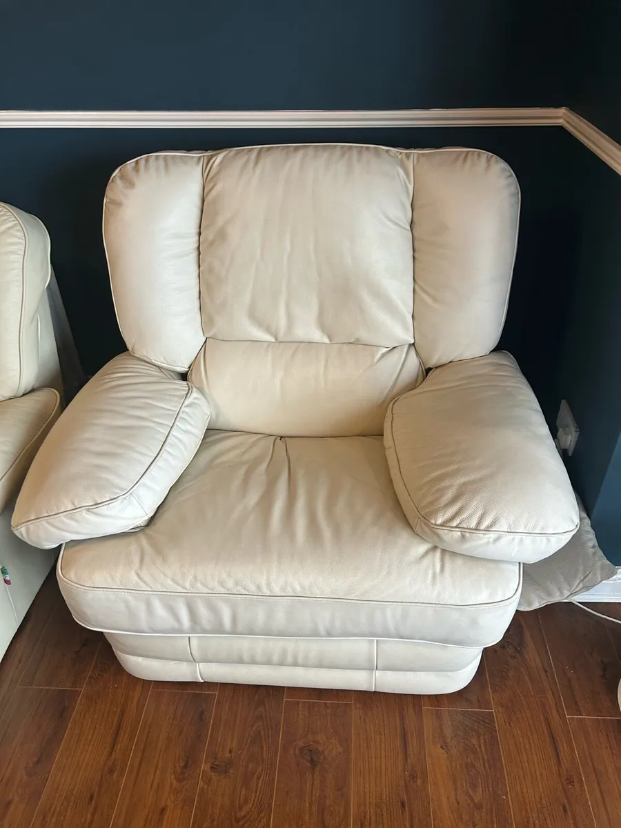 Cream Leather Recliner Sofa & 2 Recliner Armchairs - Image 3