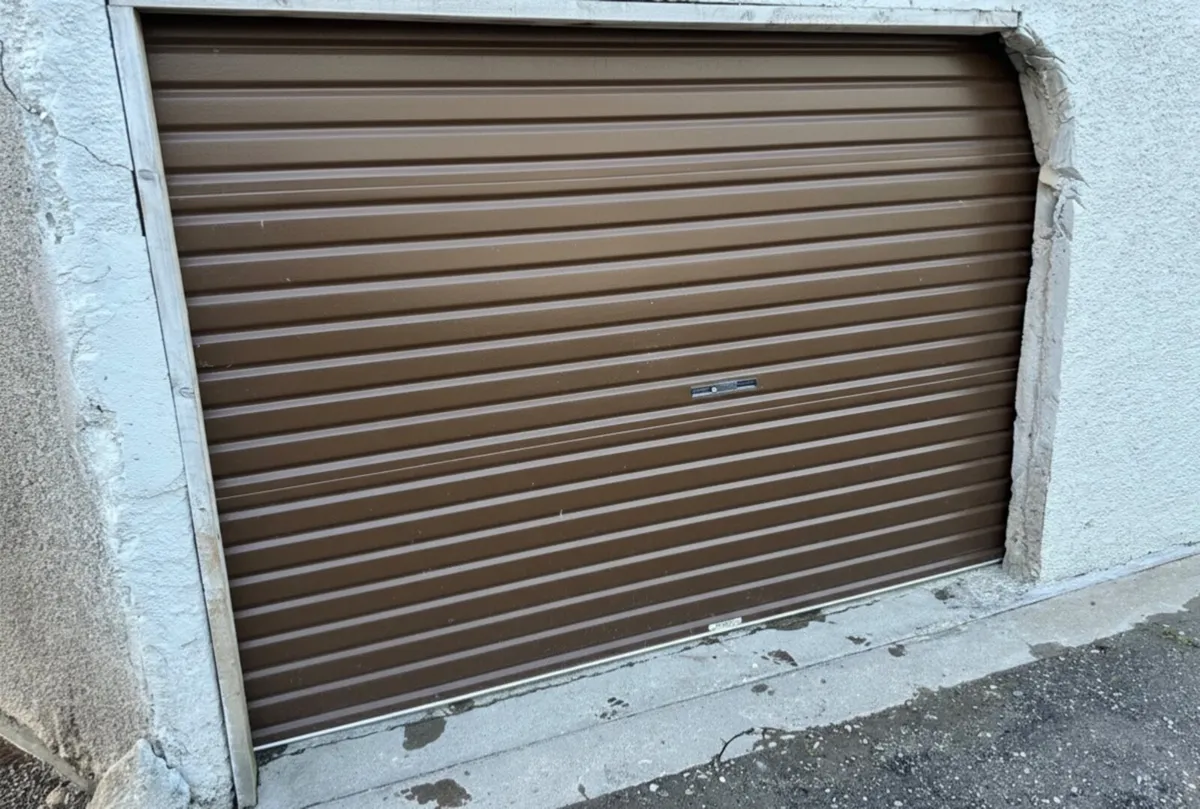 Automatic roller door - Image 2