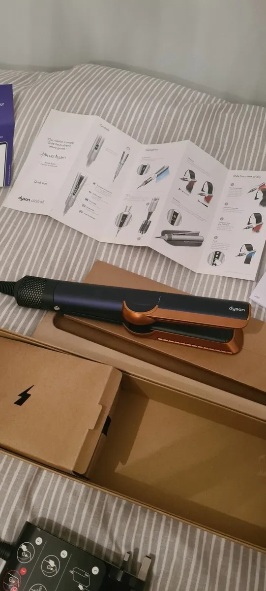 Dyson Air Straight - Image 1