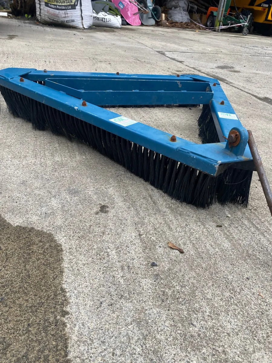 Artificial grass Astro brush