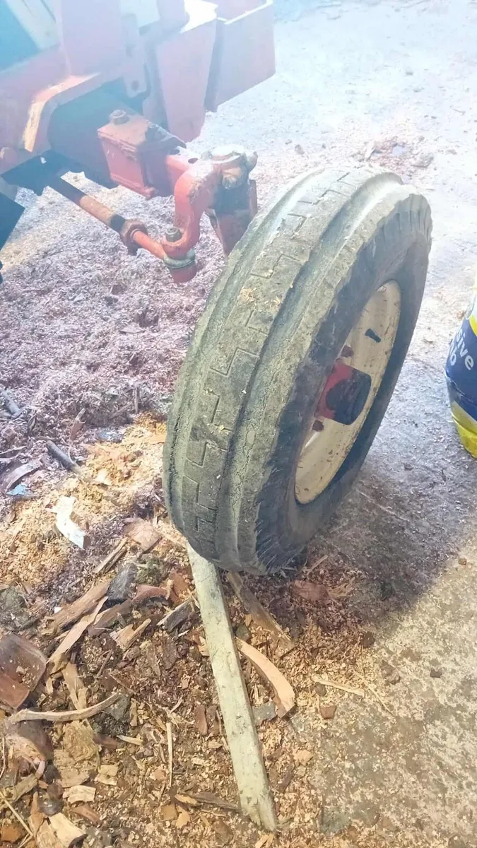 7.50 x 16 Wheels - Image 2